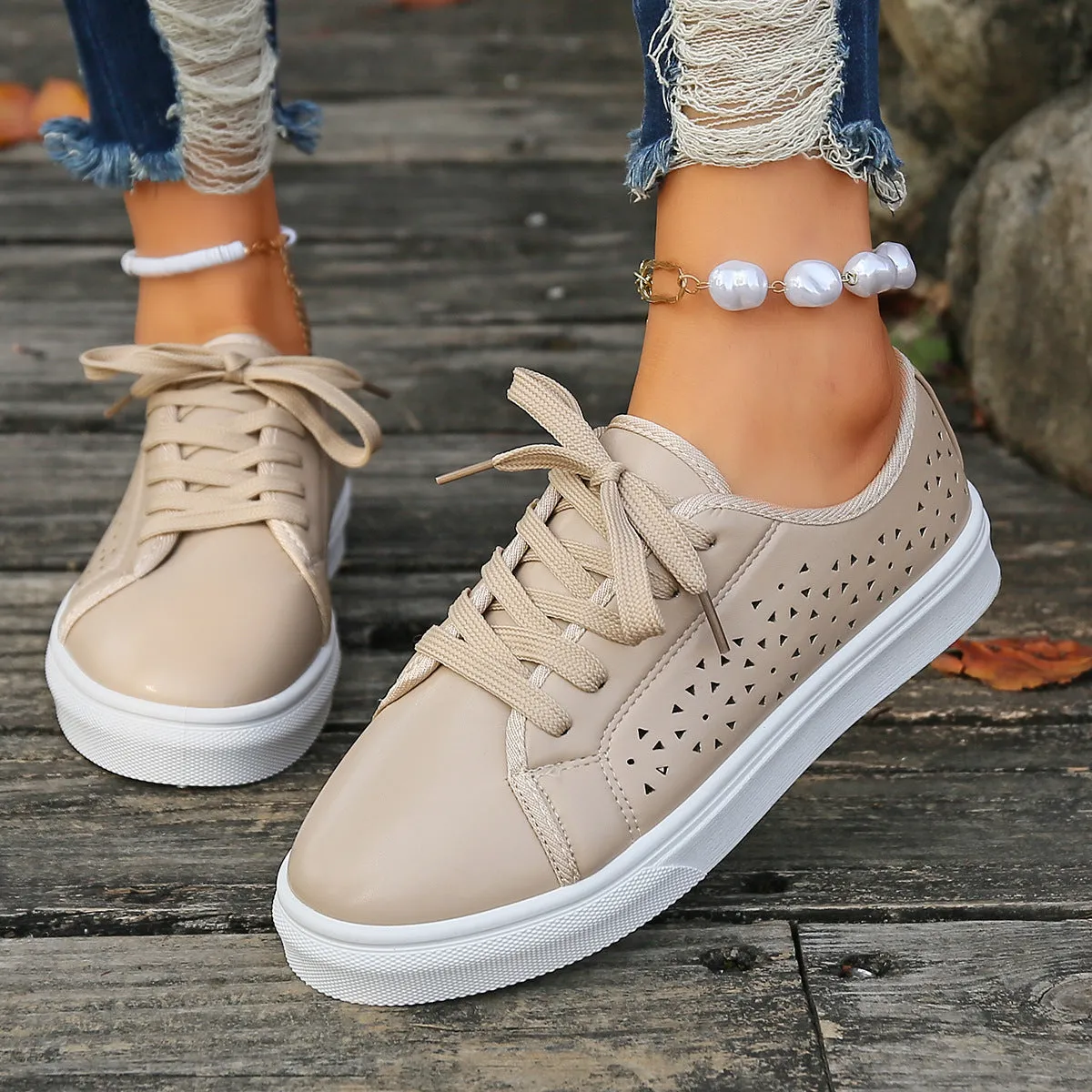 elveswallet Faux leather lace-up vented sneakers