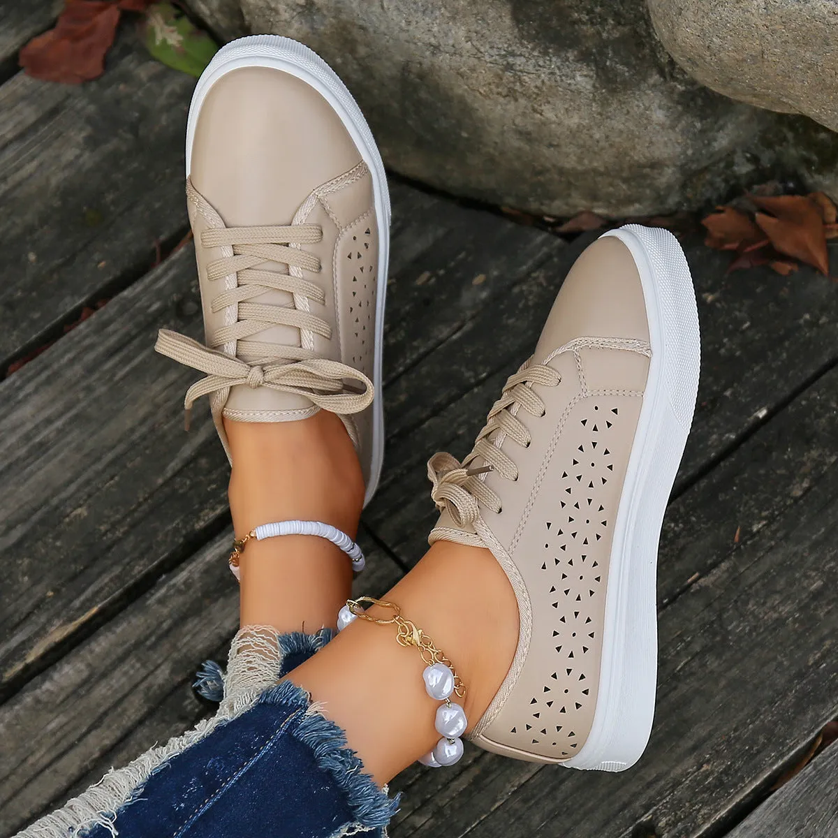 elveswallet Faux leather lace-up vented sneakers