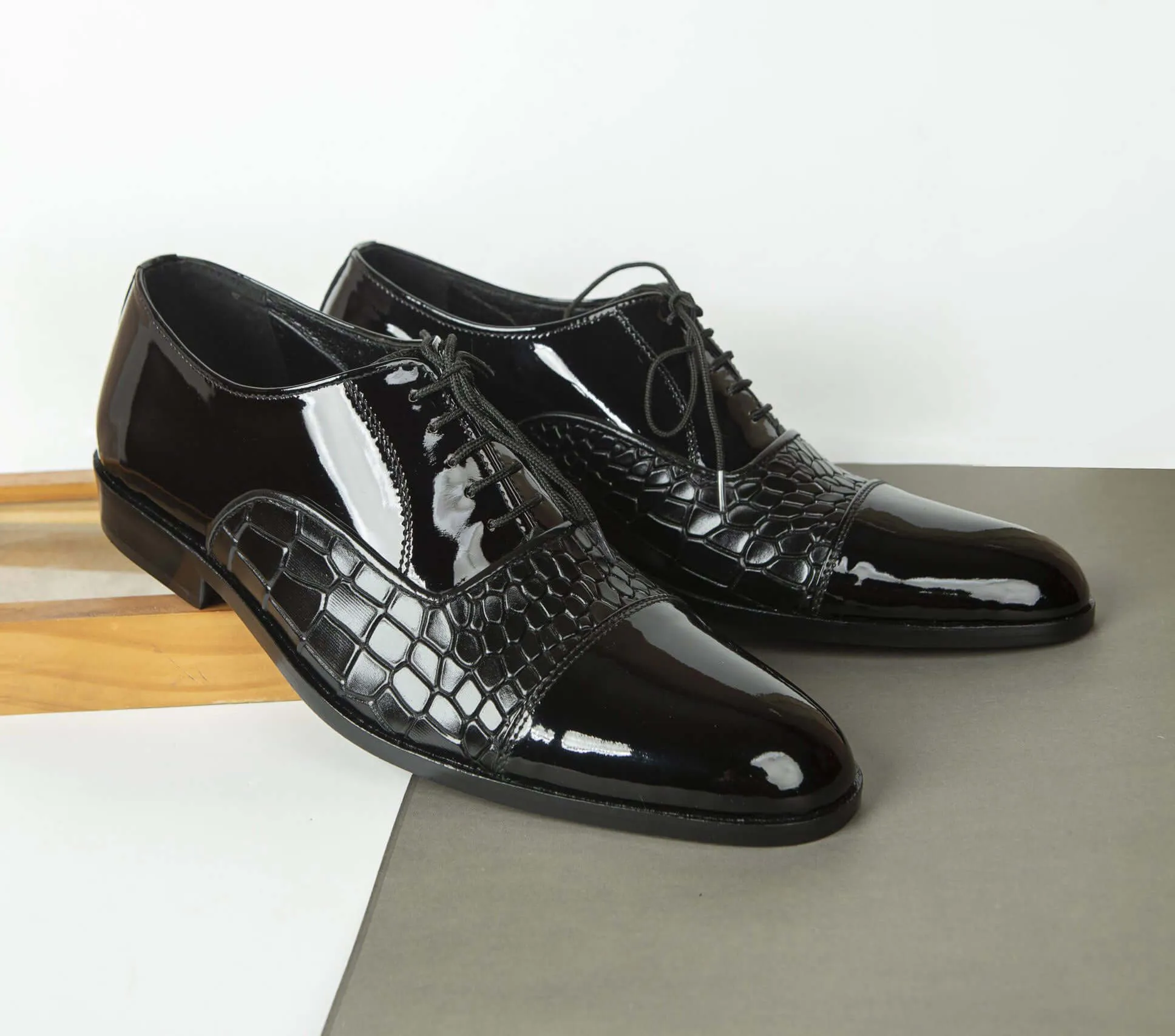 Men Black Patent Leather Handmade Men's Alligator Lace Up Formal Business Dress Shoes