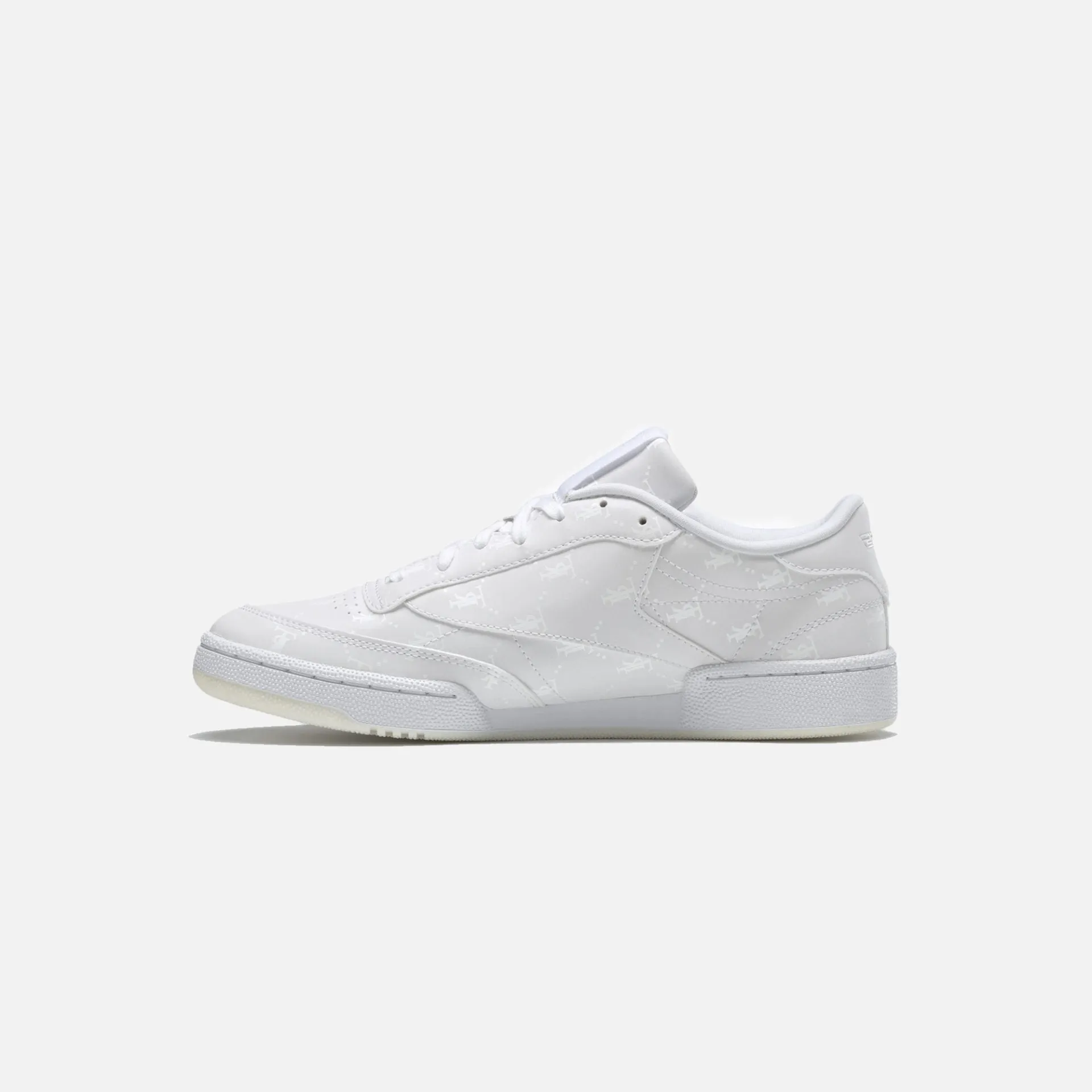 Reebok | TRÈS RASCHÉ CLUB C 85 MU WHITE