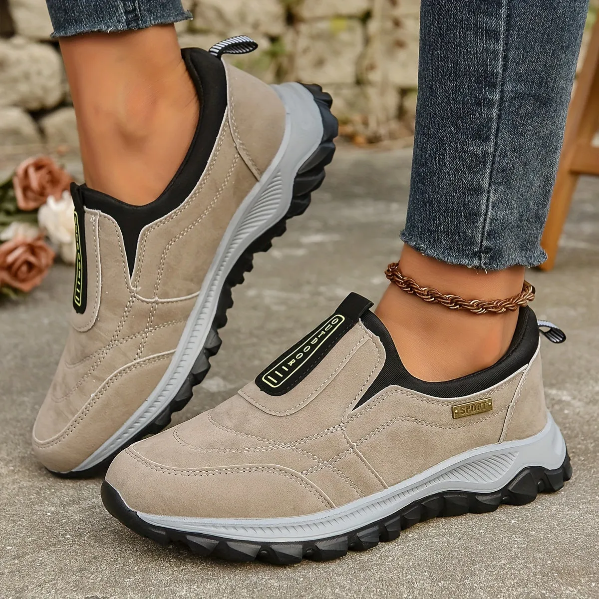 Women's Letter Pattern Fashion Slip-on Walking Shoes, Non-slip Lightweight Outdoor Athletic Sneakers