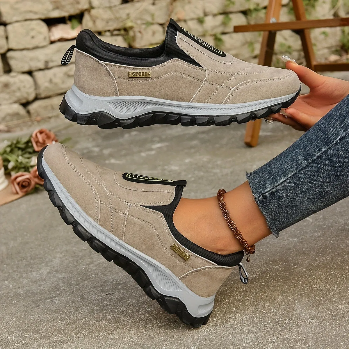 Women's Letter Pattern Fashion Slip-on Walking Shoes, Non-slip Lightweight Outdoor Athletic Sneakers