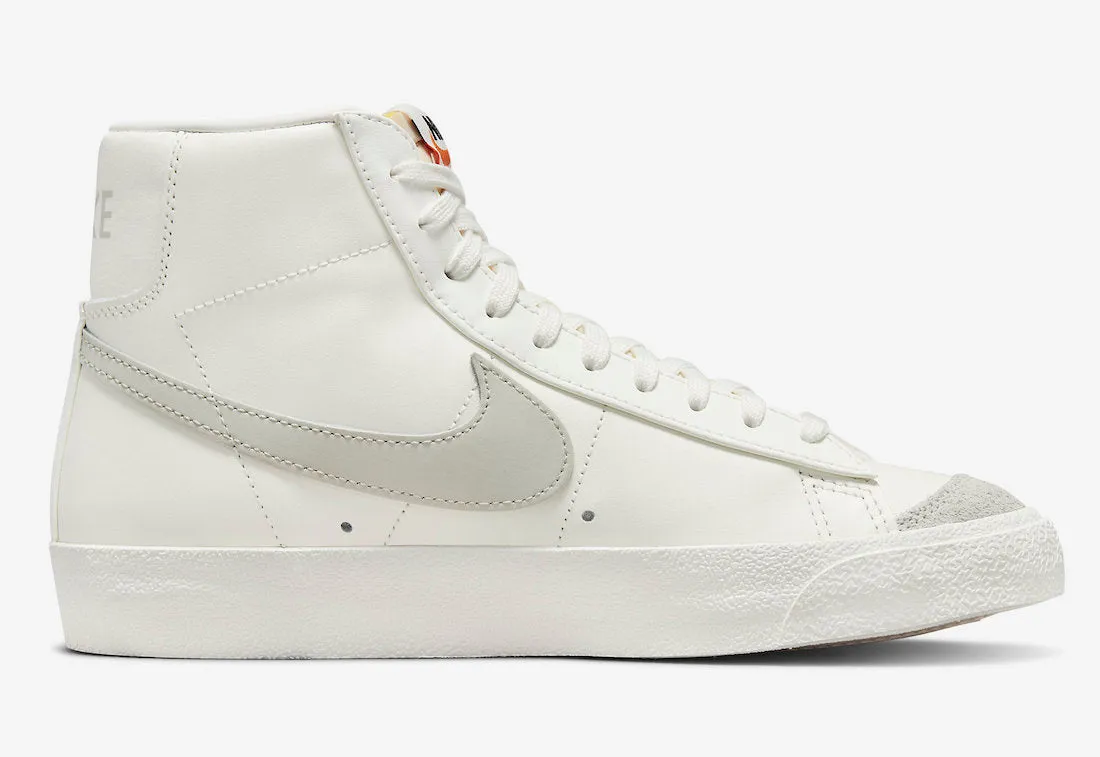 Women's Nike Blazer Mid '77 Sail Light Bone CZ1055-120